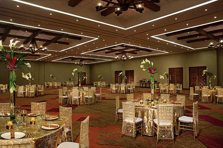 Ballroom/Hall 71 of 95