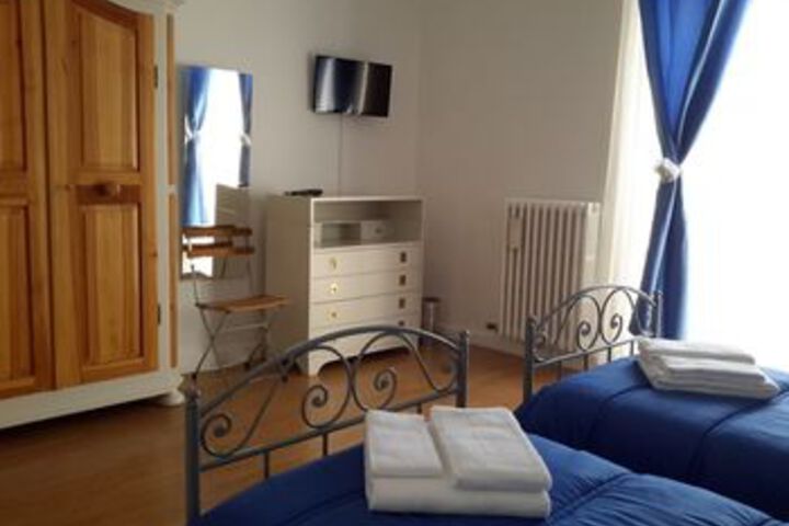 Room 5 of 36