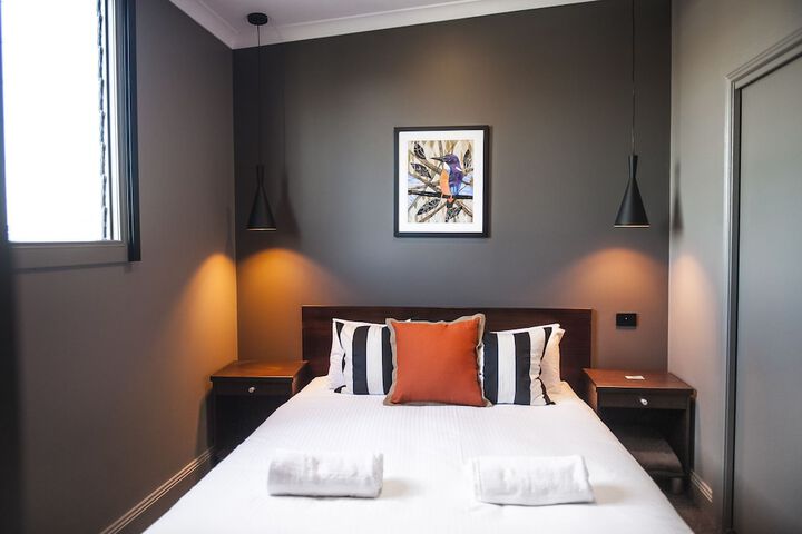 Room 9 of 27