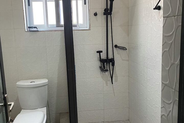 Room 9 of 11