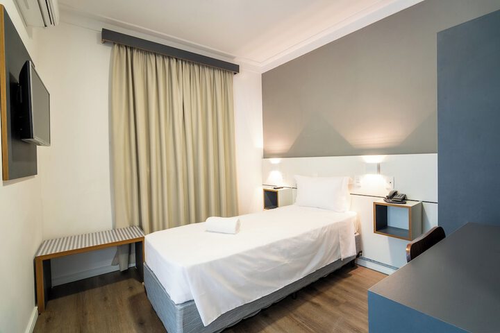 Room 30 of 58