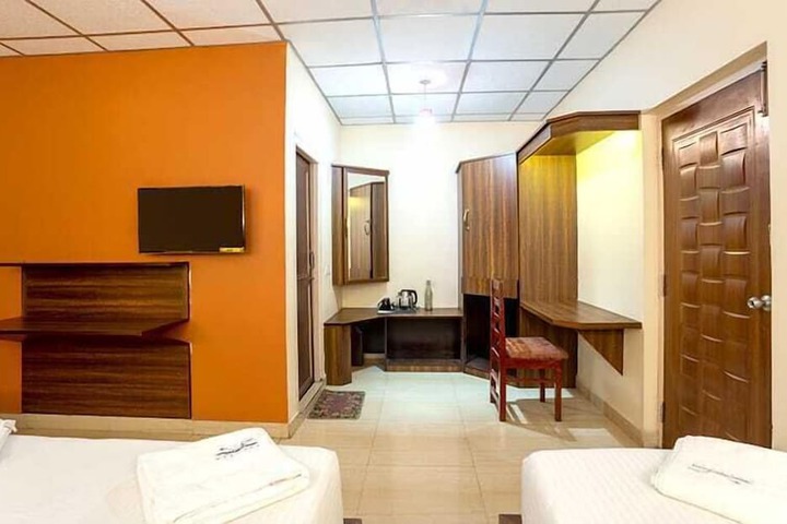 Room 84 of 169