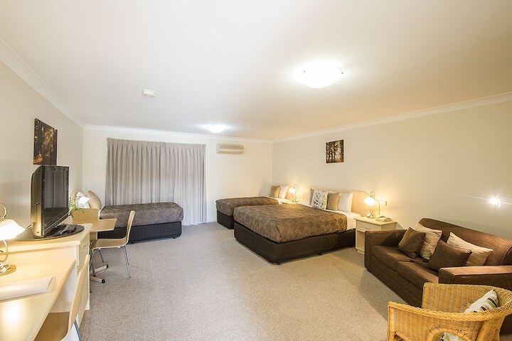 Room 16 of 39