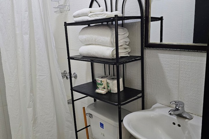 Room 32 of 51