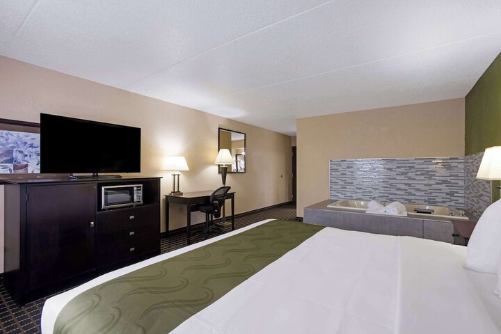 Room 14 of 36