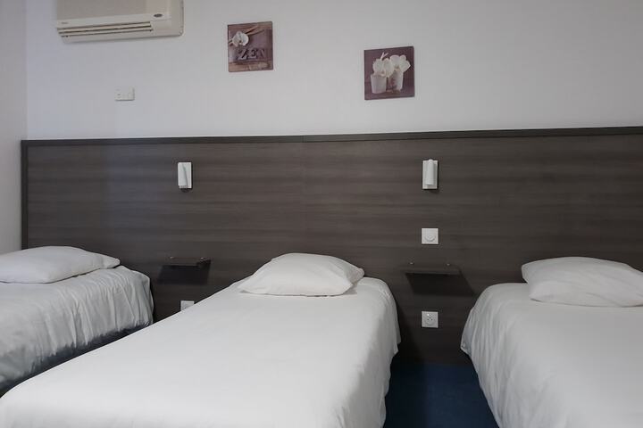 Room 14 of 34