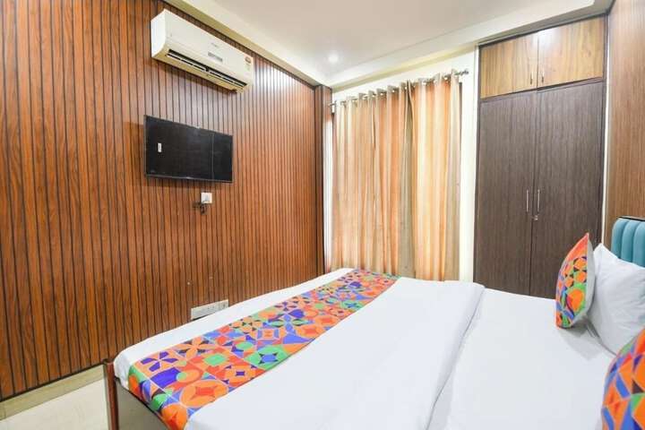 Room 8 of 24