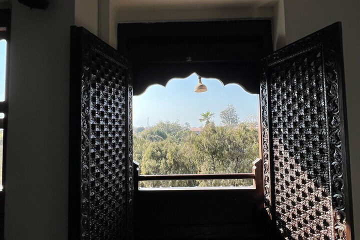 Room 10 of 51