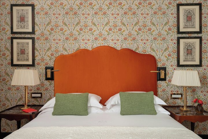 Room 104 of 179