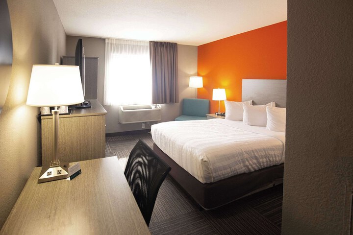 1 Double Bed Accessible (20 of 44)