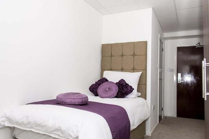Room 7 of 25