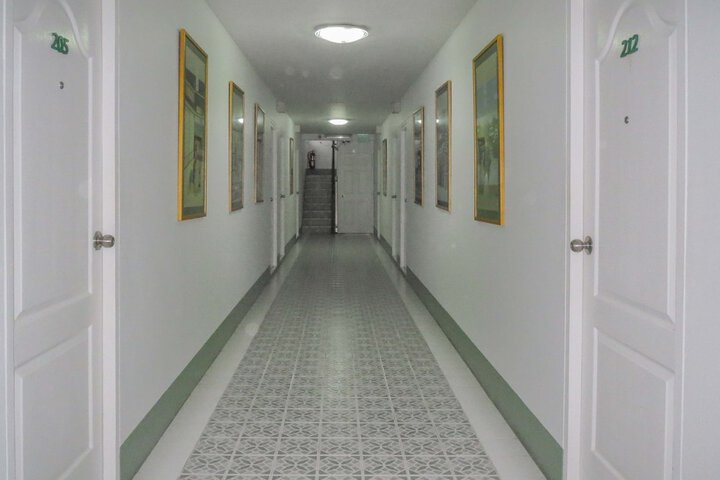 Ballroom/Hall 27 of 35