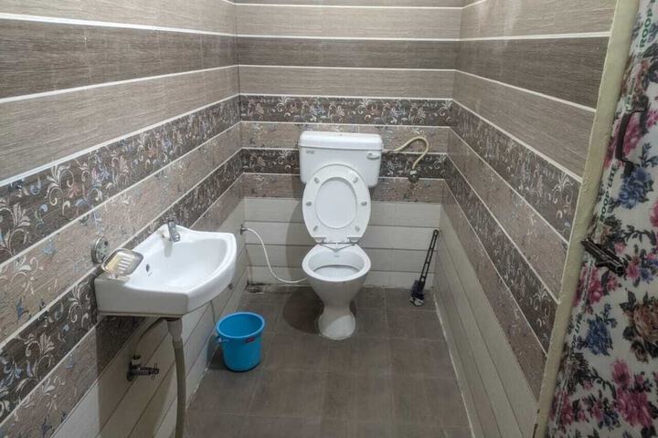 Room 10 of 17