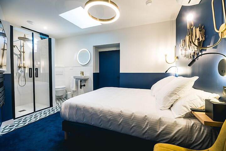 Room 17 of 32