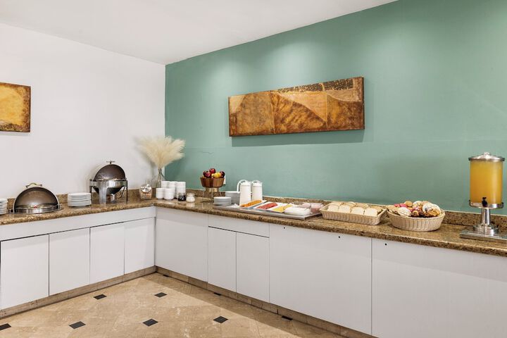 Breakfast/Coffee Service 17 of 26