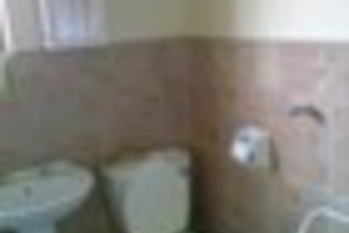 Room 5 of 18