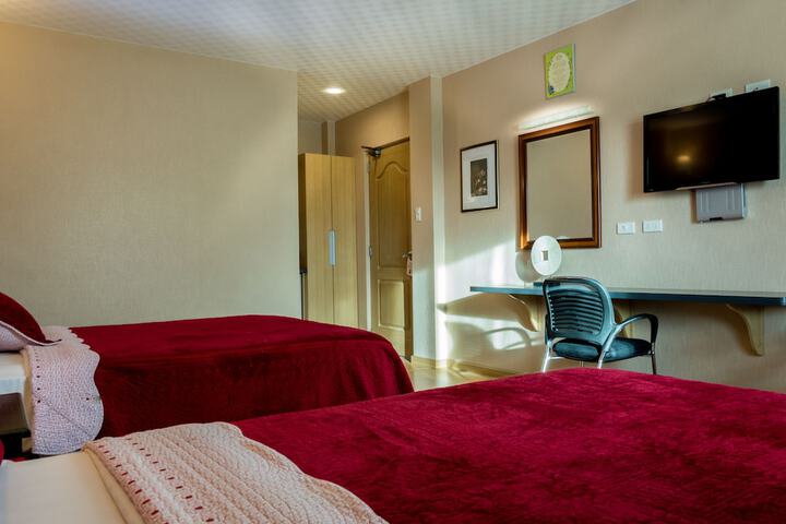 Room 9 of 75