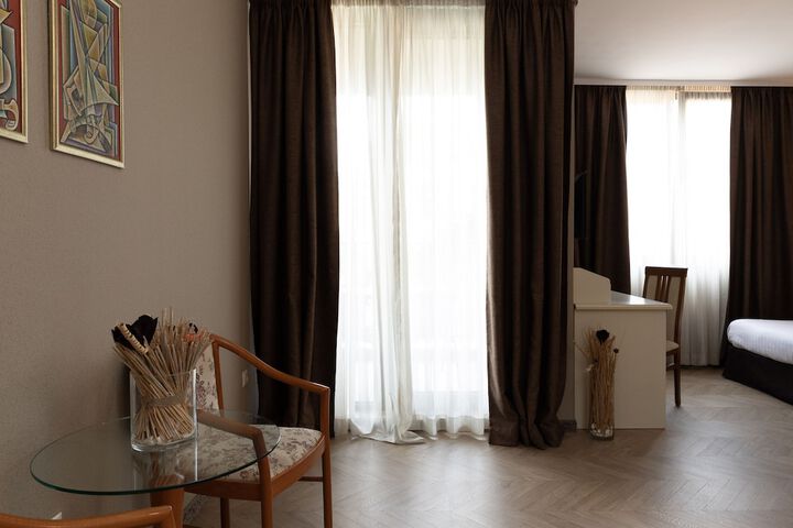 Room 17 of 43