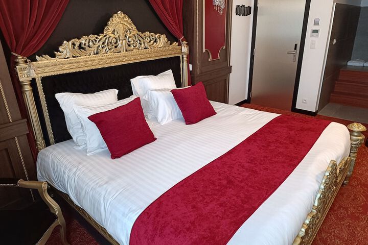 Room 16 of 53