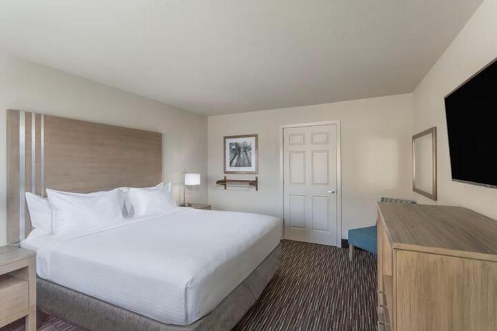 2 Double Beds (4 of 6)