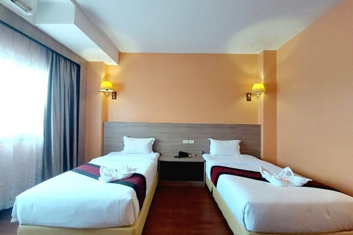 Room 25 of 32