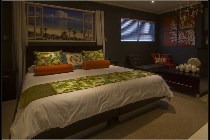 Room 16 of 162