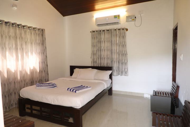 Room 14 of 80