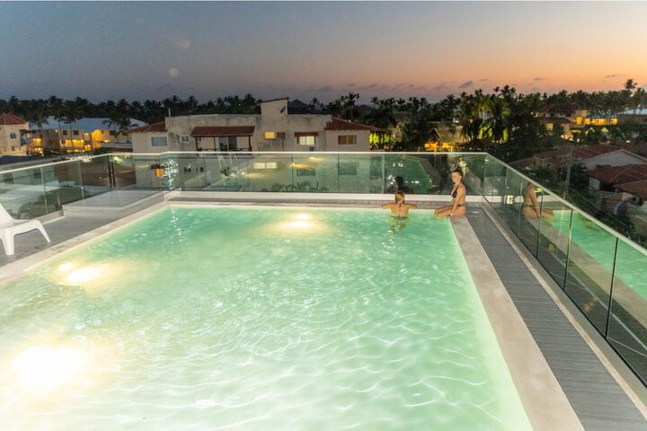 Pool 11 of 25
