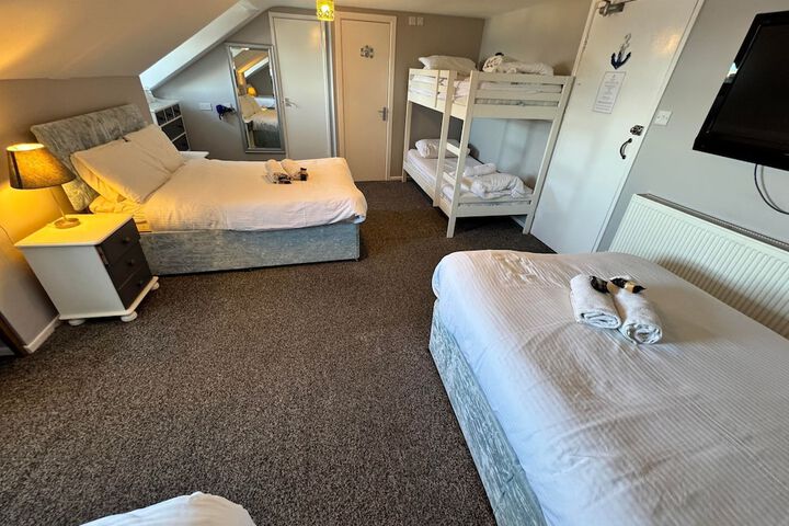 Room 19 of 125