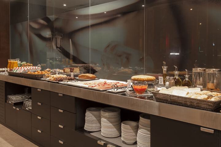 Breakfast/Coffee Service 25 of 44
