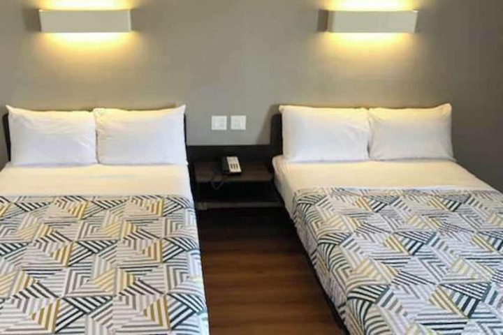 Room 8 of 19
