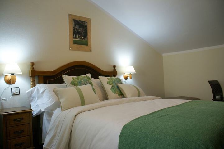 Room 11 of 27