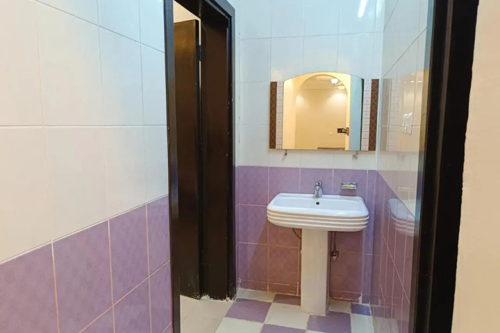 Room 7 of 10
