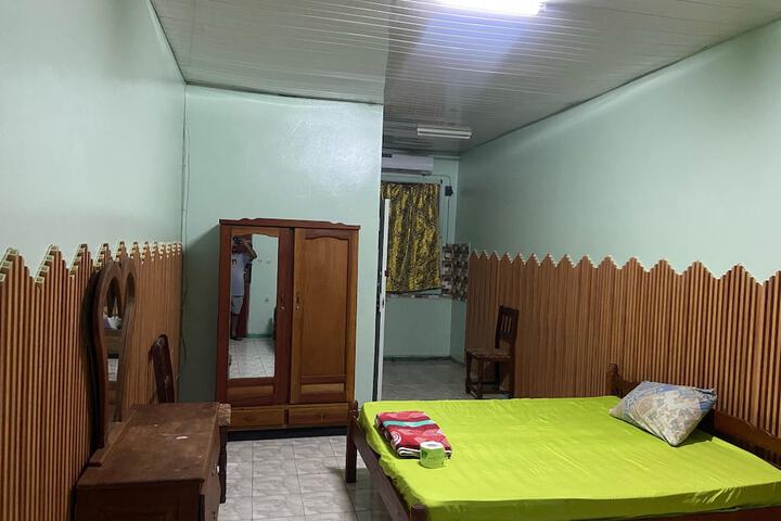 Room 3 of 8