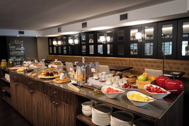 Breakfast/Coffee Service 99 of 110
