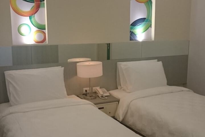 Room 18 of 33