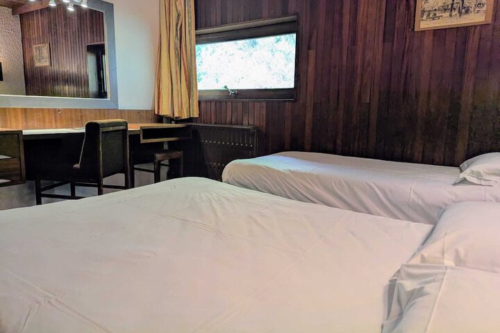 Room 6 of 52