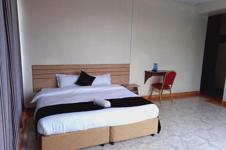 Room 3 of 9