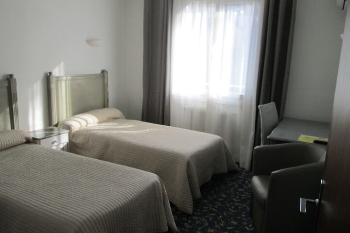 Room 15 of 31