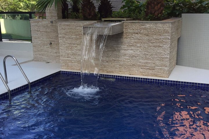 Pool 124 of 487