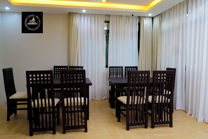 Dining 5 of 9