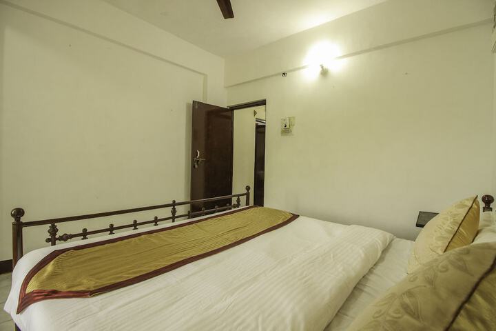 Room 8 of 13