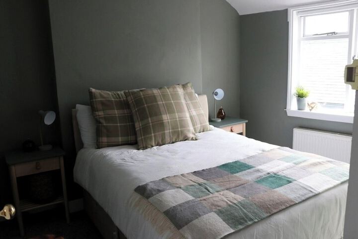 Room 14 of 28