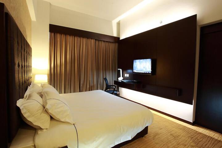 Room 17 of 48