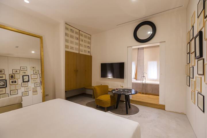 Room 12 of 74