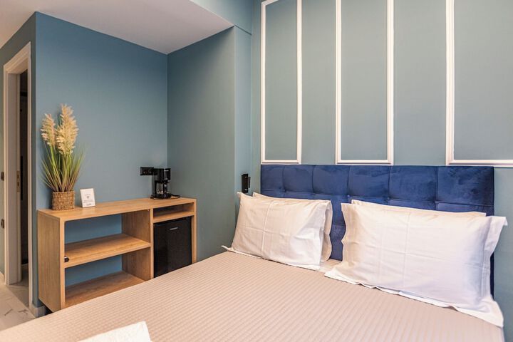 Room 46 of 100