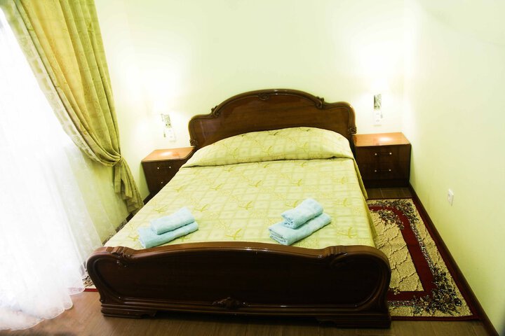 Room 7 of 34