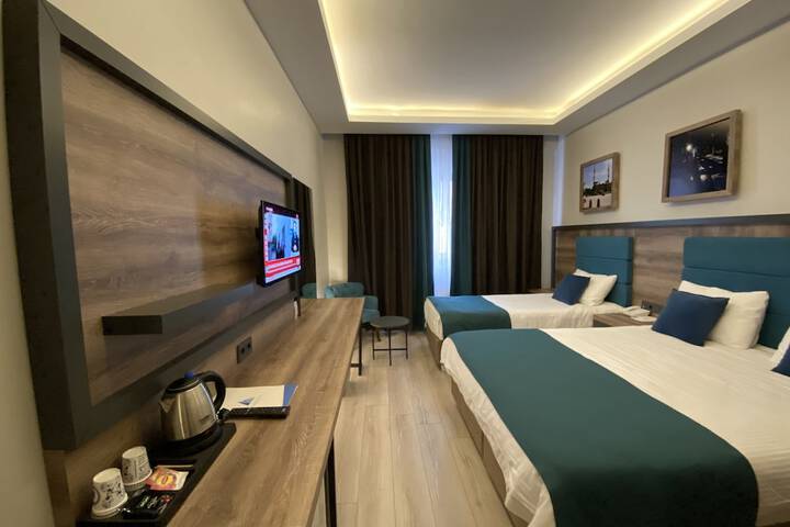 Room 4 of 23