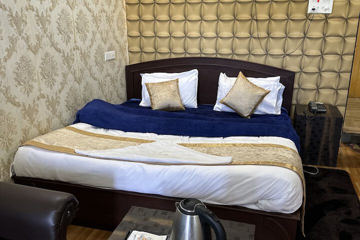 Room 8 of 47