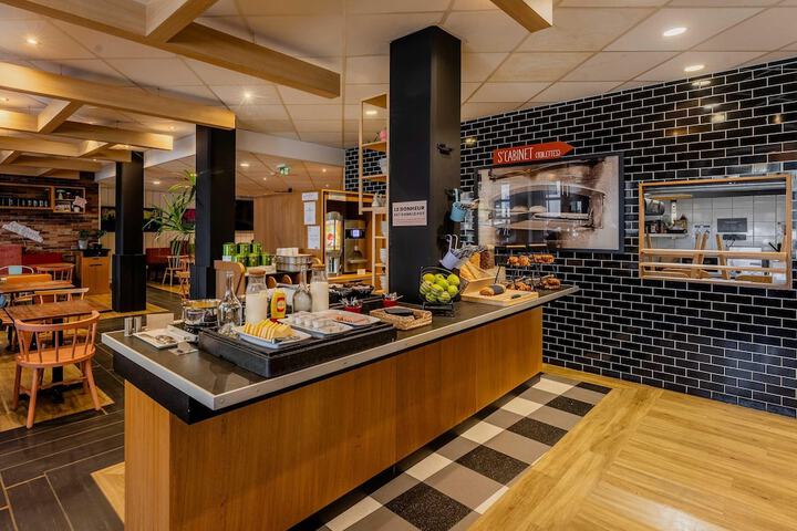 Dining Photos